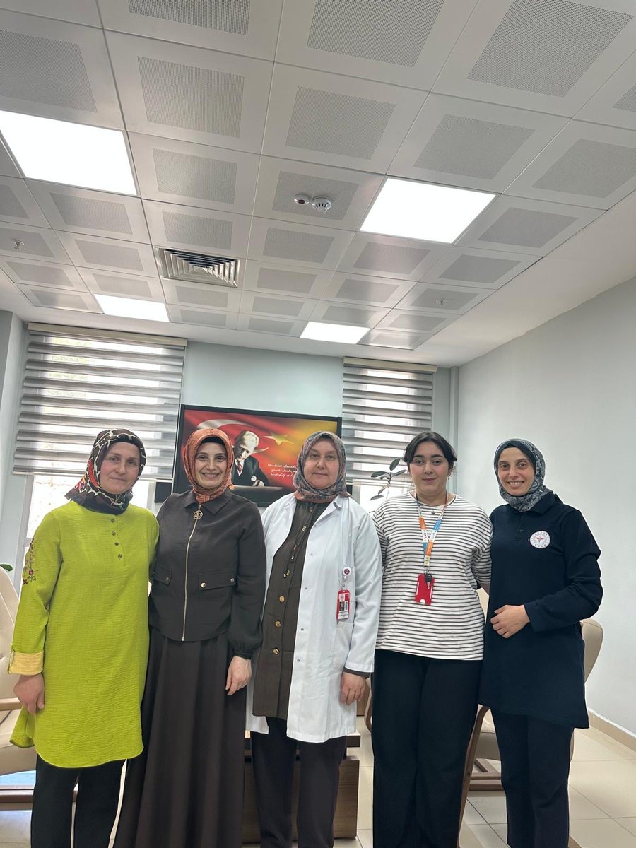DhTonya's tweet photo. Çalışan Görüş, Öneri, Teşekkür ve Şikayet bildirim kanalları üzerinden iletilen olumlu geri bildirimler doğrultusunda; personelimiz Ebru YAZICI, Şengül KALYONCU ve Çağla FİDAN KÜÇÜK’e sözlü teşekkür edilmiş, personelimiz Serkan TAŞKIN’a ise Teşekkür Belgesi takdim edilmiştir. https://t.co/CxBiaaTu3y