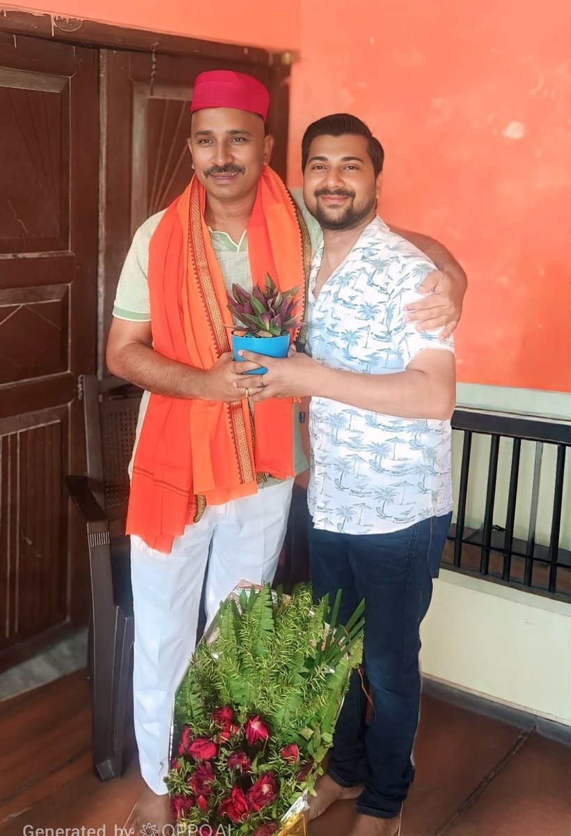 vicky_shashank's tweet photo. सहरसा जिला भाजपा के निवर्तमान जिला अध्यक्ष,  बड़े भाई समान श्री Diwakar Singh जी को भारतीय जनता पार्टी बिहार प्रदेश का "#प्रदेश_मंत्री" मनोनीत होने पर सहरसा स्थित उनके आवास पर जाकर आत्मीय मुलाकात कर अंगवस्त्र और पौधा देकर सम्मानित किया।
#BJP4IND #BJPBihar #BJPGovt #flowers https://t.co/aFVDuAjDw2