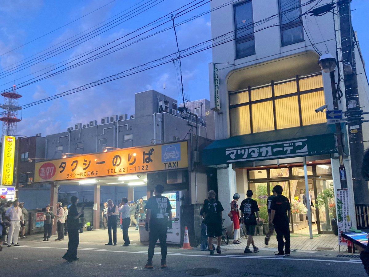 toyamalocation's tweet photo. ˗ˏˋ🎬𝙻𝚘𝚌𝚊𝚝𝚒𝚘𝚗
　෴෴෴෴෴෴෴෴
       マツダガーデン
　෴෴෴෴෴෴෴෴
『#𝗧𝗢𝗞𝗬𝗢𝗕𝗨𝗥𝗦𝗧-#犯罪都市-』
#富山ロケ https://t.co/kXNCCg5YPi