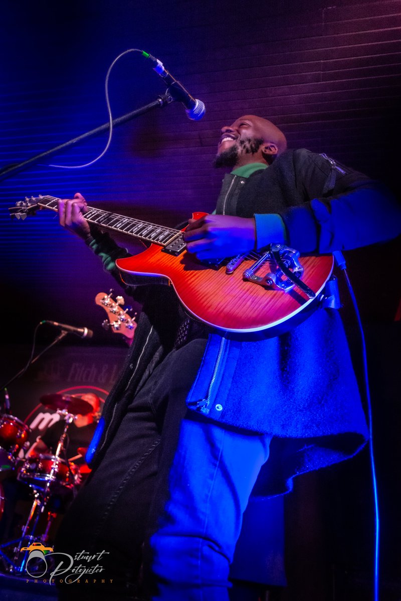 SfisoAtomza's tweet photo. Doing a National Arts festival thing... decided to also check up on our fans and supporters of our music in PE, since we're so close... 

📆Friday 3rd July.
🎶The Muffinz - Proof Of LIfe, LIVE. 
📍The One Room Music and Comedy Club. 

Limited tickets on Quicket.  

GQ via Makhanda... this July...