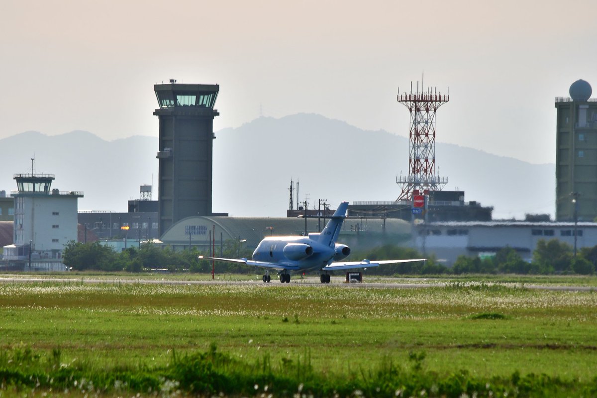 tansui_6323's tweet photo. 先程降りてきたライジンの機番024は新潟？に向け離陸しました。着陸してから離陸まで25分もかからなかったと思います。ミッションでもあったのでしょうか？
#浜松基地　#新潟空港 https://t.co/9eicks05bB