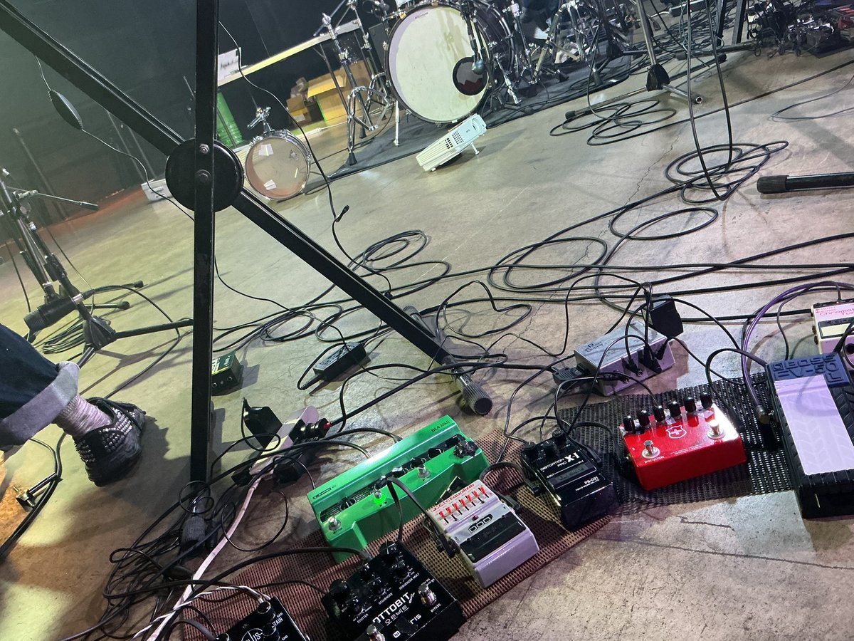 iLLTTER's tweet photo. 本日はFeverにてライブです。是非！高校生以下は無料なのじゃ

MUGAMICHILL[中村弘二/中村達也/ナスノミツル]
IVRTs[中村弘二/中村達也/芳垣安洋]
Quiet Life[ナスノミツル/豊田奈千甫]
open 18:30 / start 19:00
adv ¥6000 / door ¥6500
U23 adv ¥1500 / door ¥2000 https://t.co/cHo0xgEs2v