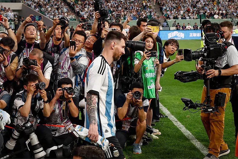 brfutboll's tweet photo. 🚨🗣️ Julian Alvarez:

"If Messi was running for Argentina's president, I think he would win the elections." https://t.co/67tQIghyHL