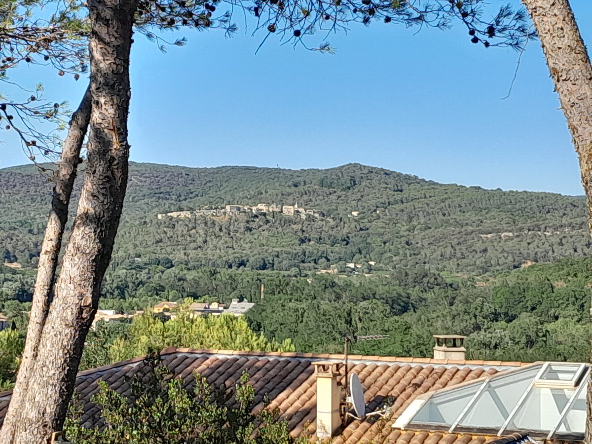 ChartotteL71862's tweet photo. Surroundings of Goudargues #Goudargues #winefields #bluesky #Cornillon https://t.co/4y0SWOvb7r