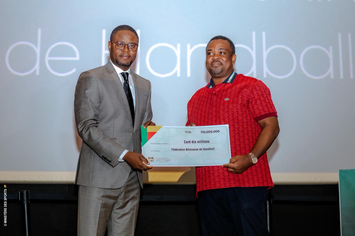 actualites229's tweet photo. 🇧🇯 @gouvbenin, à travers le Ministère des Sports et de l’Engagement Civique, a procédé le mardi 2 juin 2026 à Cotonou, à la remise officielle des subventions aux fédérations et clubs sportifs au titre de l’année 2026. https://t.co/ynIcHiU0qJ