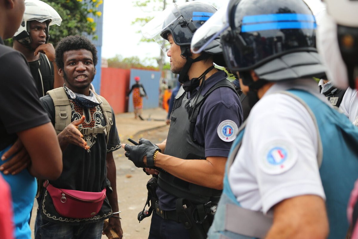 humanite_fr's tweet photo. À Mayotte, « la population noire est contrôlée en permanence », dénonce Daniel Gros, référent de la LDH sur l'île

➡️ https://t.co/2Qn8zrQ9J4 https://t.co/7O97VvhB7w