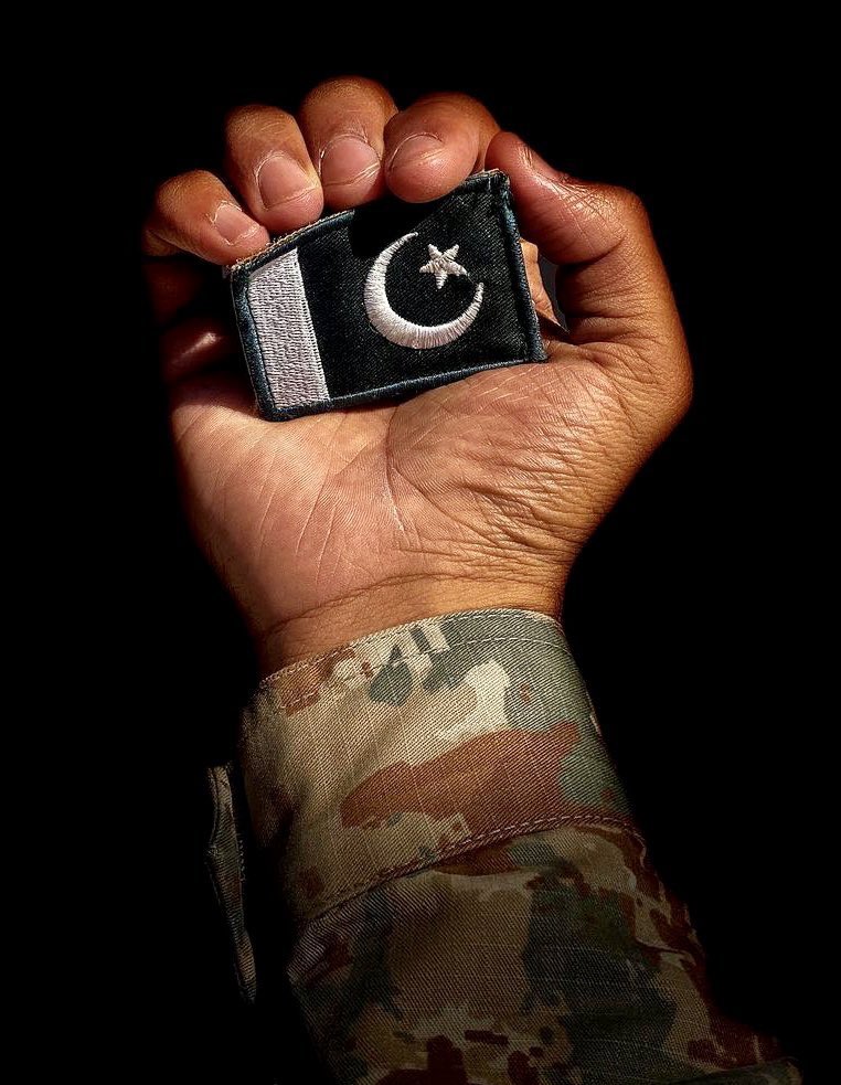 ChShahbaz656's tweet photo. Our Blood Is Green ..
Pakistan Zindabad Pakistan Army Zindabad .. 
#PakArmy_OurPride https://t.co/1QEGbjEh3V