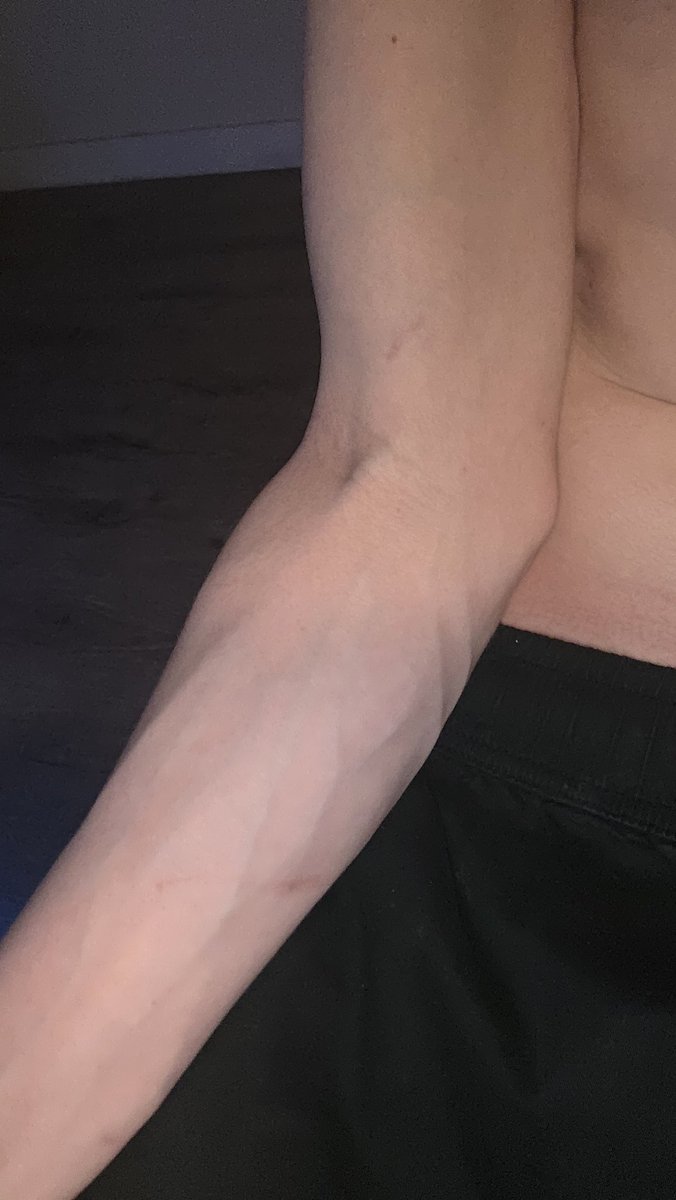Slimguy2323's tweet photo. You know what to do get to licking 😋 😏 https://t.co/mgVrY5vvsn