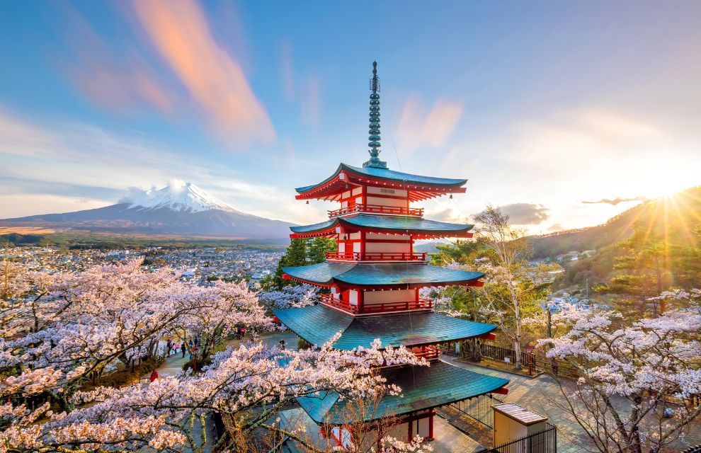 SecFinTimes's tweet photo. Marex expands into Japan. According to the firm, the Tokyo office will initially focus on structured products with Marex acting as an issuer, and OTC derivatives https://t.co/P3N0SyE6ti #SecuritiesFinance #Banking https://t.co/sKUN56Vmrt