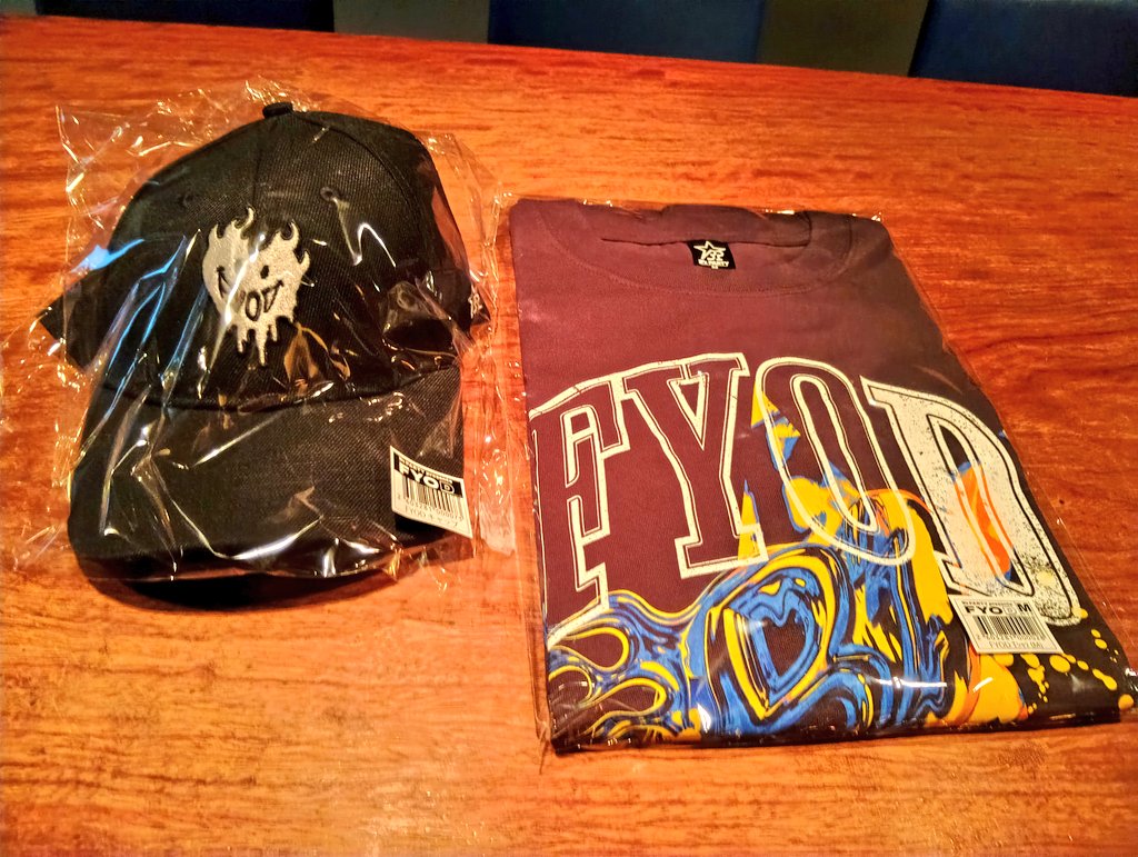 BarPleasure's tweet photo. 頼んでたFYODのTシャツと
キャップが到着！

台風来てたので届くのが
遅くなるかも！？
と思ってましたが
それほど問題なく到着。

オープンしております。

#bz #barpleasure #京都 #fyod https://t.co/1yZByOB8Hl