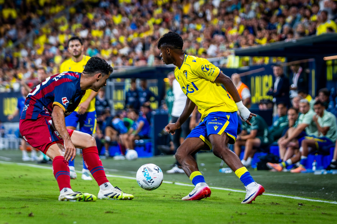 portalcadista's tweet photo. 🤔⚽ El nombre de Efe Aghama vuelve a sonar y varios equipos esperan la decisión del Cádiz CF

🔗 https://t.co/MicotGX4ni https://t.co/SSNwGrdT1R