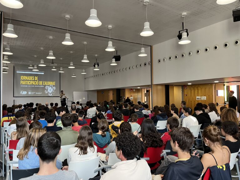 RosaSensat's tweet photo. "Les estructures formals de participació existeixen per donar veu a l’alumnat, però sovint funcionen de manera burocràtica i amb poca capacitat d’incidència real." @cjbcn @DiariEducacio
https://t.co/lLzkAgvTJR https://t.co/PLZGkD5lz1