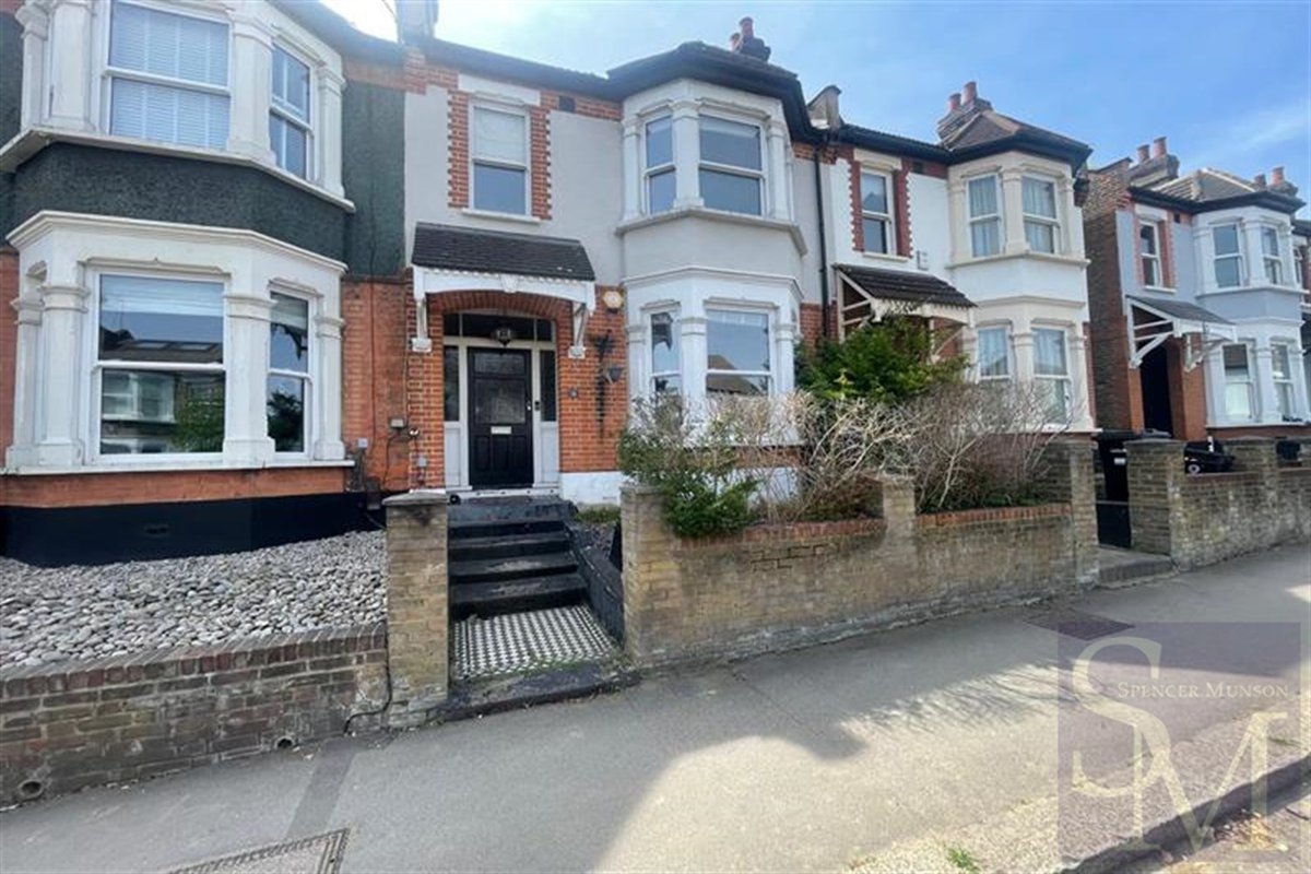 munsonsr's tweet photo. #property #rent #SouthWoodford LETTING - AVAILABLE LATE JUNE - George Lane, South Woodford - £3,100pcm ** FOUR BEDROOM TERRACED HOUSE ** THREE DOUBLE BEDROOMS ** CLOAK ROOM ** EPC RATING C COUNCIL TAX BAND E ** UNFURNISHED ** DEPOSIT: £3,576 https://t.co/Z4UNNgTTuo https://t.co/PSHAusxbi1