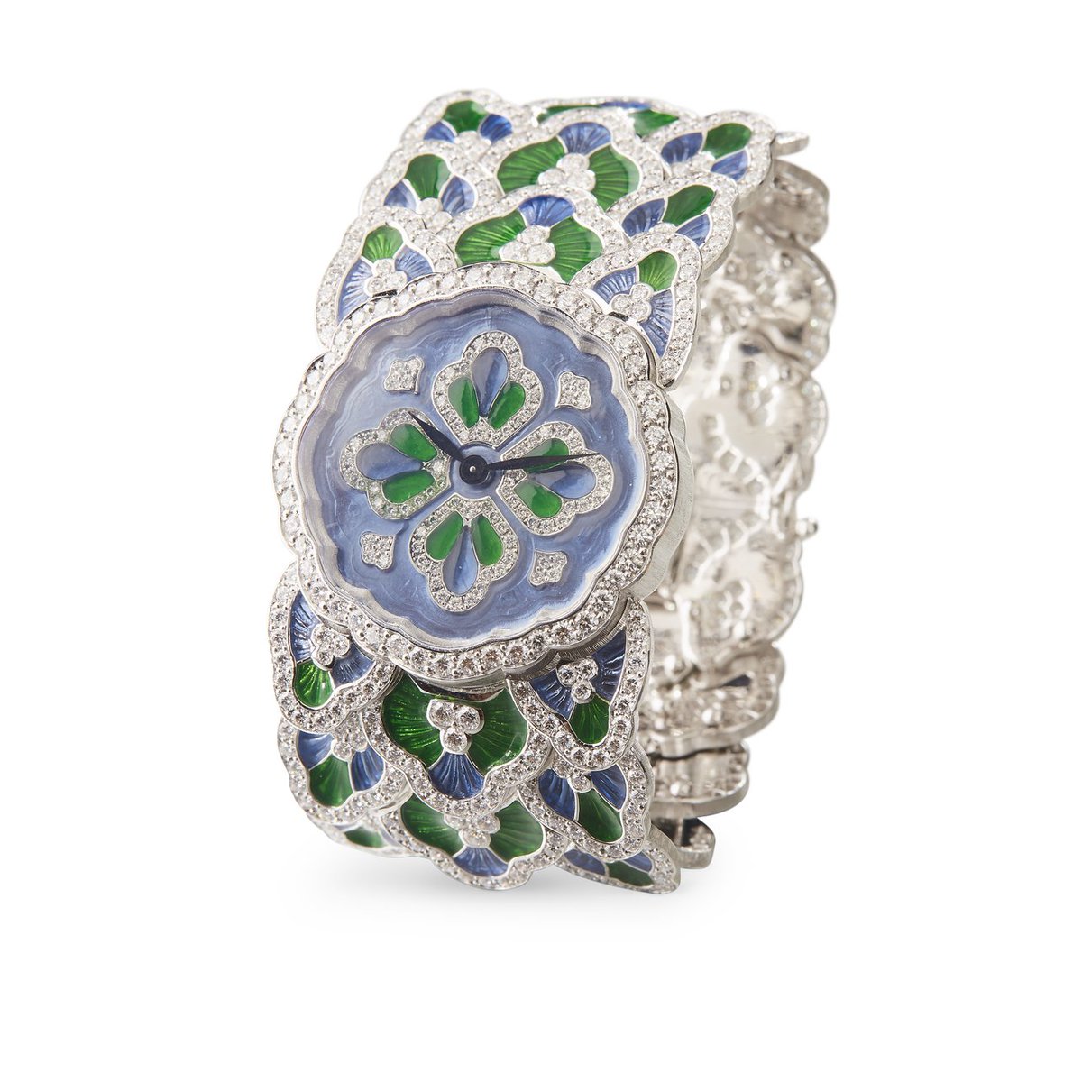 CaraveParis's tweet photo. 🌿⌚ A masterpiece inspired by nature.

The Carave Paris Celestial Garden Diamond Bracelet Watch features vibrant enamel artistry, brilliant diamonds, and exceptional craftsmanship.

#CaraveParis #LuxuryWatch #DiamondWatch #JewelryWatch #LuxuryLifestyle https://t.co/xlFUJGoClJ