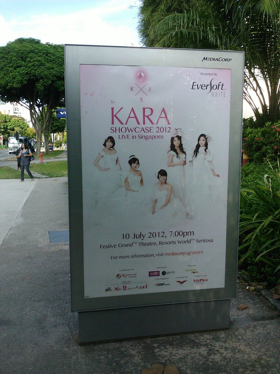 KARA2007KAMILIA's tweet photo. And there is this #KARA poster at a bus stop.
First reaction, did I see wrongly?
Second reaction, take photo and archive it. 
Then walk past everyday and appreciate it. https://t.co/Fp4QahMf7f