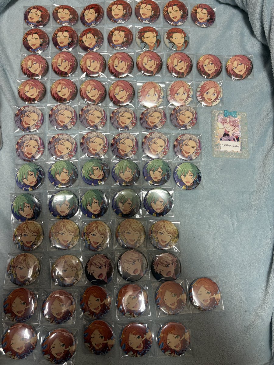 koro_tori1217's tweet photo. 【交換 譲渡】あんスタ　コレクション 缶バ 缶バッジ 2026 Feb idol casual

譲: 画像のもの

求:北斗、宗(北斗含む同数お取引のみ)or星四のみ220/1個＋送料

郵送
まとめて優先
星五は交換のみ
星5⇔星5 星4⇔星4
お気軽にお声がけ下さい https://t.co/BO1PUxPe3a