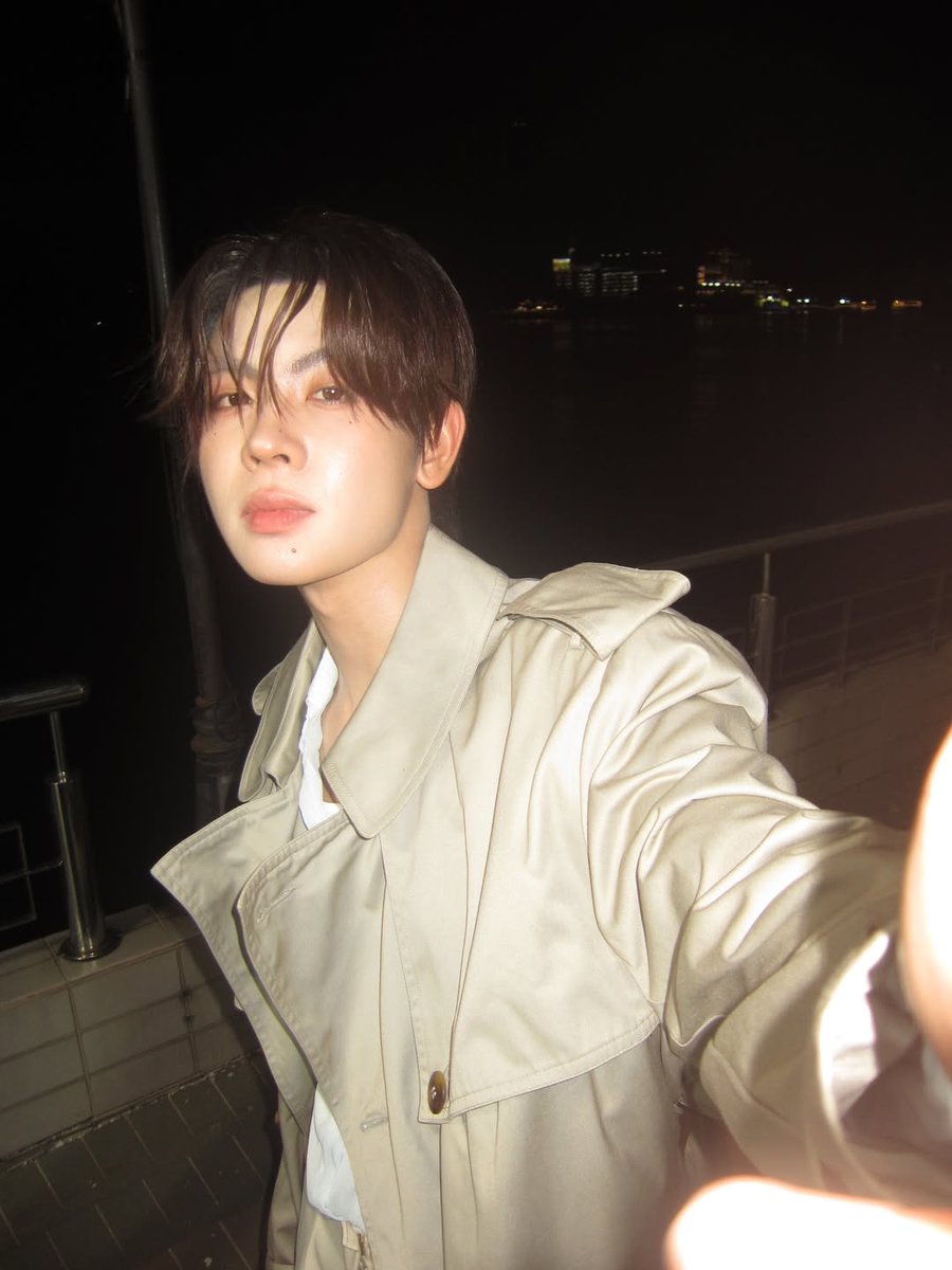 FlRSTONE's tweet photo. When it rains, i get lost in you again. No matter how much time passes, the rain always seems to know the way back to my memories. The moment the sky turns gray and the first raindrops begin to fall, i find myself thinking about you all over again. https://t.co/JKcPcgEfBN
