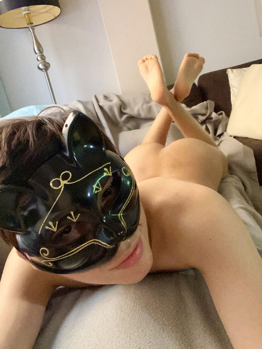 victorianomezza's tweet photo. @BlakAssNikka @EJOnDemonTime horny asf 💘 https://t.co/qpYM8YNIaf