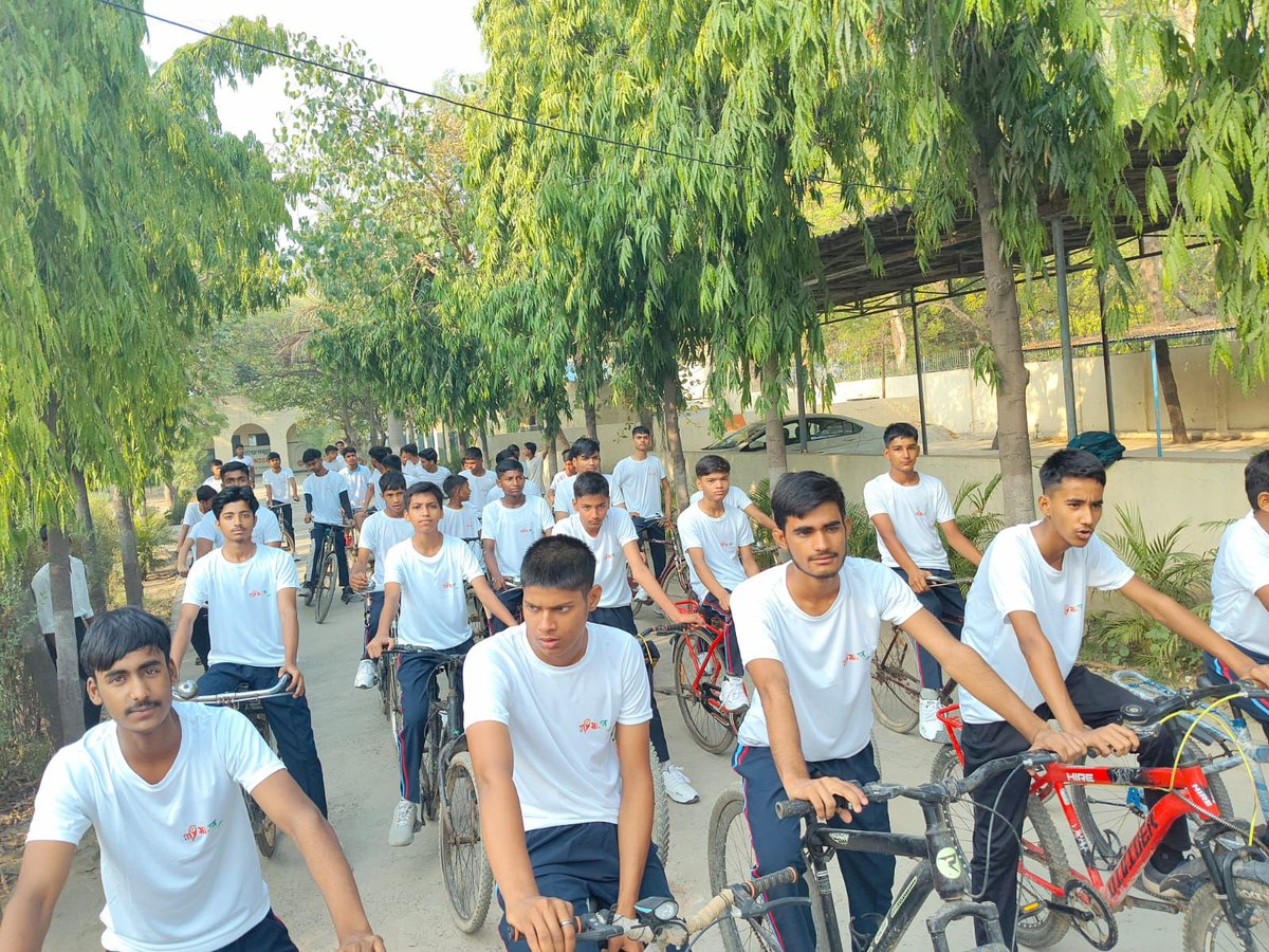 YuvaNorth's tweet photo. 🚴‍♂️ विश्व साइकिल दिवस 2026 | बाहरी उत्तरी दिल्ली 🚴‍♀️
विश्व साइकिल दिवस के अवसर पर राजकीय विद्यालय, सिंघु में 5 किलोमीटर लंबी साइकिल रैली का सफल आयोजन किया गया। कार्यक्रम में स्थानीय पार्षद श्री योगेश राणा मुख्य अतिथि के रूप में उपस्थित रहे।
@MYBharatHQ @StateNyksDelhi https://t.co/XfqKBbIzEu