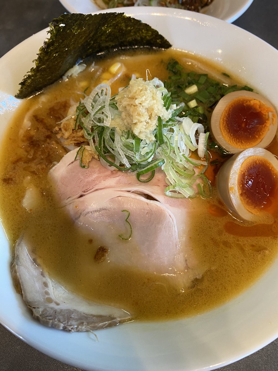 N8yt0YBlUSHVucZ's tweet photo. 今日のラーメン
味噌ラーメン  味玉TP
四川麻婆丼（痺強めなので注意）
独特の麺が濃ゆい味わい深い味噌に合ってて美味しゅうございました😊
#RAMENTOKI https://t.co/9QkAHFOA06