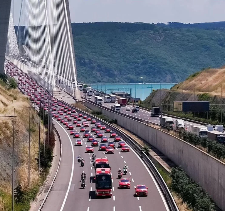 GoalShows's tweet photo. Convoy of the Turkish National Team on their way to the airport for the 2026 World Cup. 
Nahhh.... A lot excessive. https://t.co/0pReE2lh3w