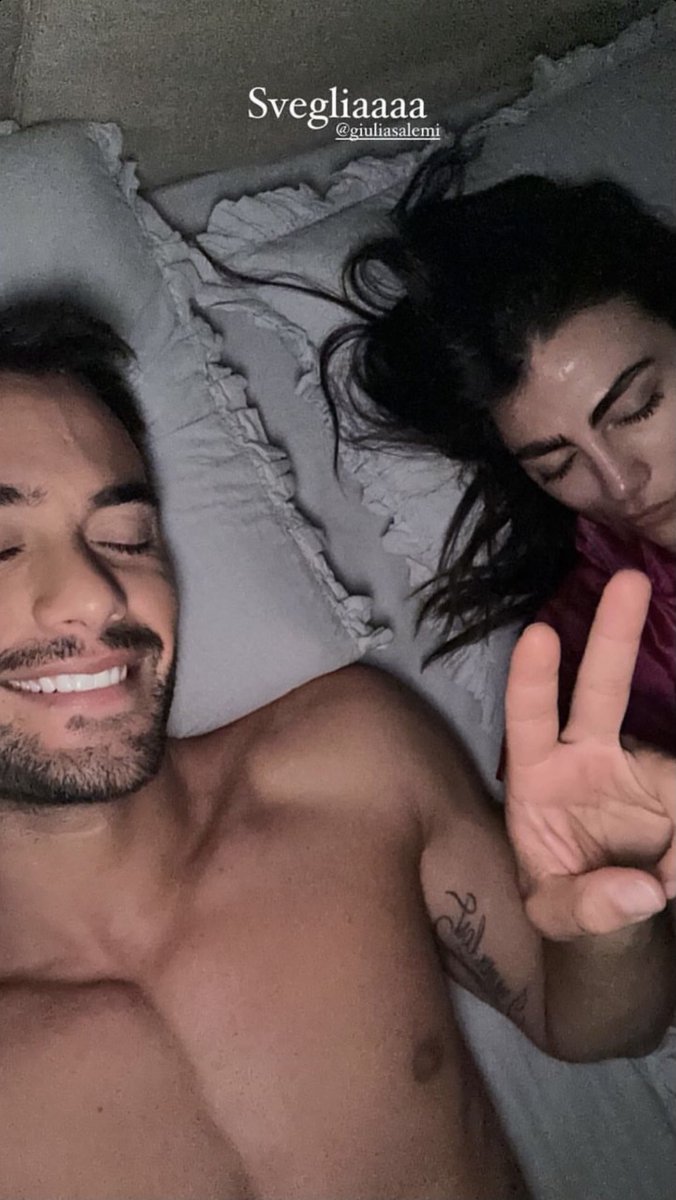 lauragerbina's tweet photo. #prelemi 📌Ora sono in due a guardarla dormire🤏🤍 https://t.co/hc6qBS1wBr