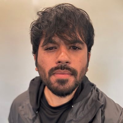 ProfNoorul's tweet photo. Cockroach Janta Party का मुखौटा अब खुल कर सामने आने लगा है।

अभिजीत दीपके पर पहले से ही इल्ज़ाम था कि ये AAP के लिए काम कर रहे हैं। इनको पंजाब इलेक्शन के लिए प्लांट किया गया है..?

आज जब नेशनल स्पोक्सपर्सन डिसाइड किए गए तो उनमें जो भी नाम आए। सौरभ दास अभी 1 महीने पहले तक AAP के लिए काम कर रहे थे। आशुतोष रांका को तो कितनी बार AAP के मंच पर देखा गया है?

साफ शब्दों में अगर बोला जाए तो आम आदमी पार्टी ने अपनी नई ब्रांच ओपन की है। जिसका कहीं ना कहीं फ़ायदा तो होता दिख रहा है।

एक सबसे बड़ी बात AAP के मोस्टली नेताओं पर FIR हो चुकी है कुछ तो जेल भी जा चुके हैं।

Cockroach के बंदे फ्रेश हैं इसलिए भी शायद मैदान में उतारा जा रहा है।