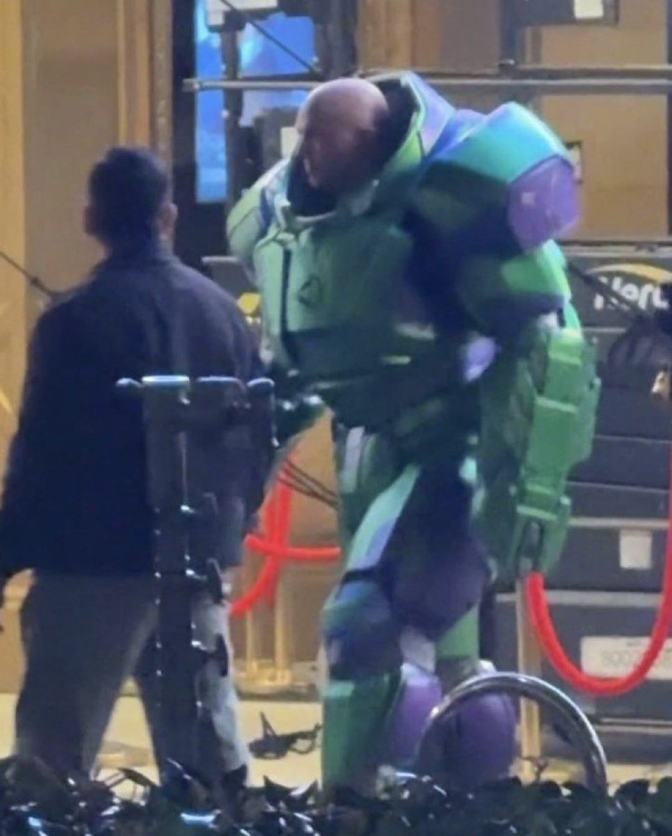 RizviAzaad's tweet photo. Is Buzz LightYear getting a mew movie? James Gunn absolutely sucks!! https://t.co/hbDVGebwb9