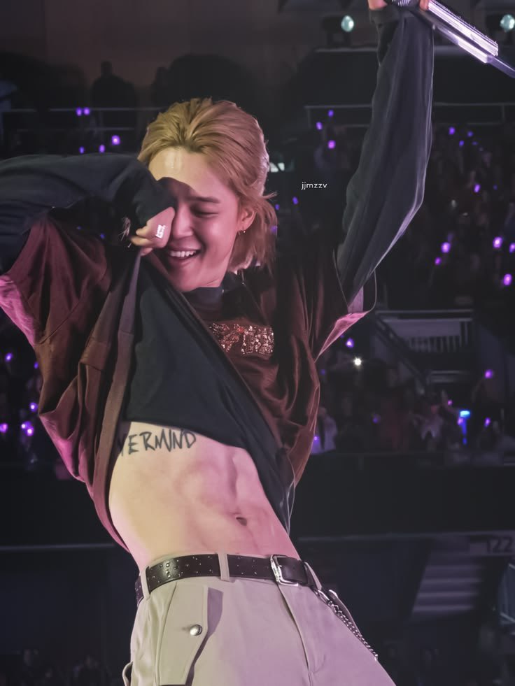 jiminvdipity's tweet photo. Him, now. 
#Jimin ♥️ https://t.co/ZrjmsogR6k