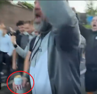 TheLightHnes's tweet photo. @visegrad24 That guy was bulletproof btw.. wondering why😁 https://t.co/98DJPDJibi