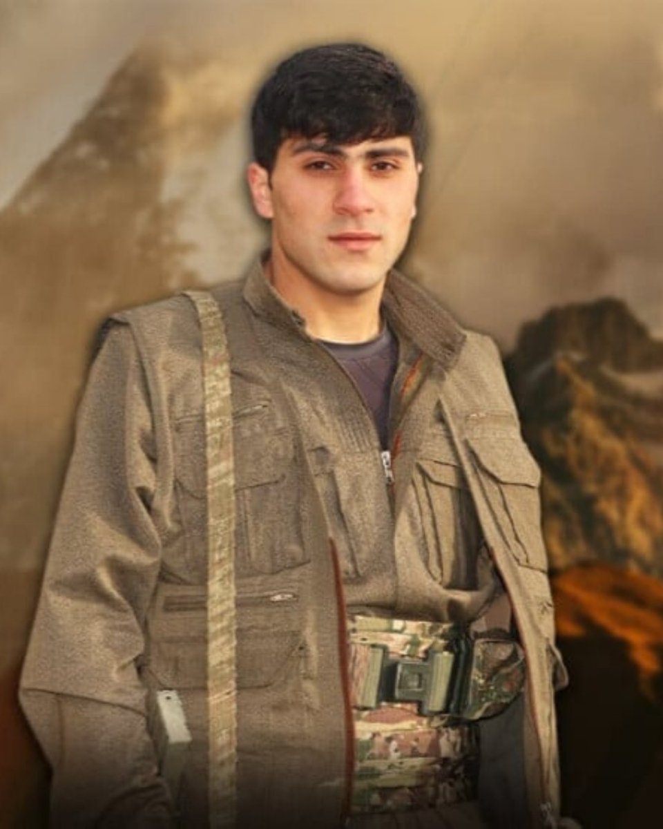 sterktv2026's tweet photo. 📌HPG: Hevrêyê me Heqî di êrişa Îranê de şehîd bû.

Nasnav: Heqî Karer
Nav paşnav: Mustafa Şêxmûs
Cihê jidayikbûnê: Efrîn
Dayik-Bav: Edila-Şukru
Dem û cihê şehadetê: 29'ê Gulana 2026 / Qeleniyê

#HPG #Şehîd #HeqîKarer https://t.co/y3b828K51o