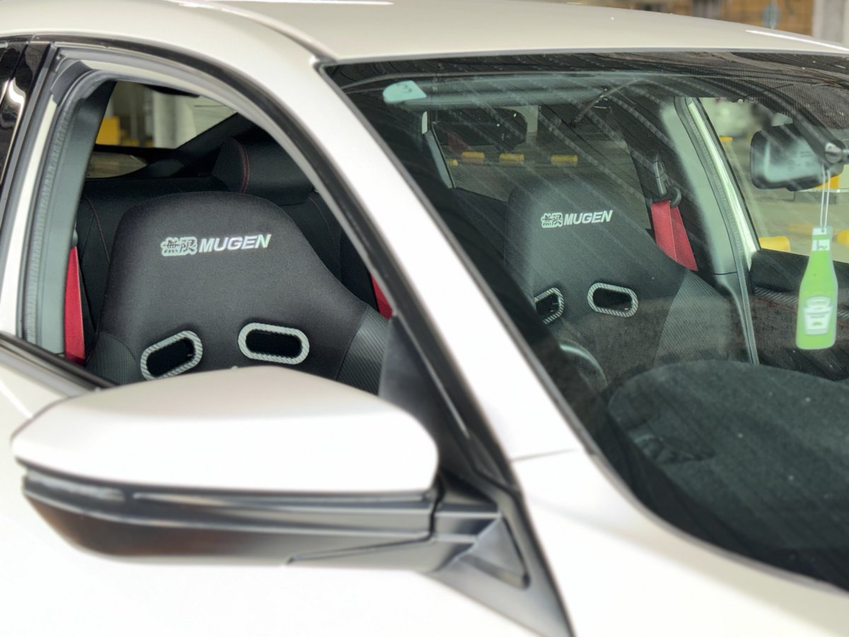 cr_fn2's tweet photo. New Style〜
内装第2弹

MUGEN MS-V Full Bucket Seat

元々BRIDEだったので、すんなり装着
確かに話題のBRIDEの裁縫には納得いかないし、MS-Rの方がとかも思いつつ無限ロゴなので滅ﾁｬｯｶｺｲｲしハイブリシフターとも相まって最高に良い https://t.co/Dip3hIIHVa