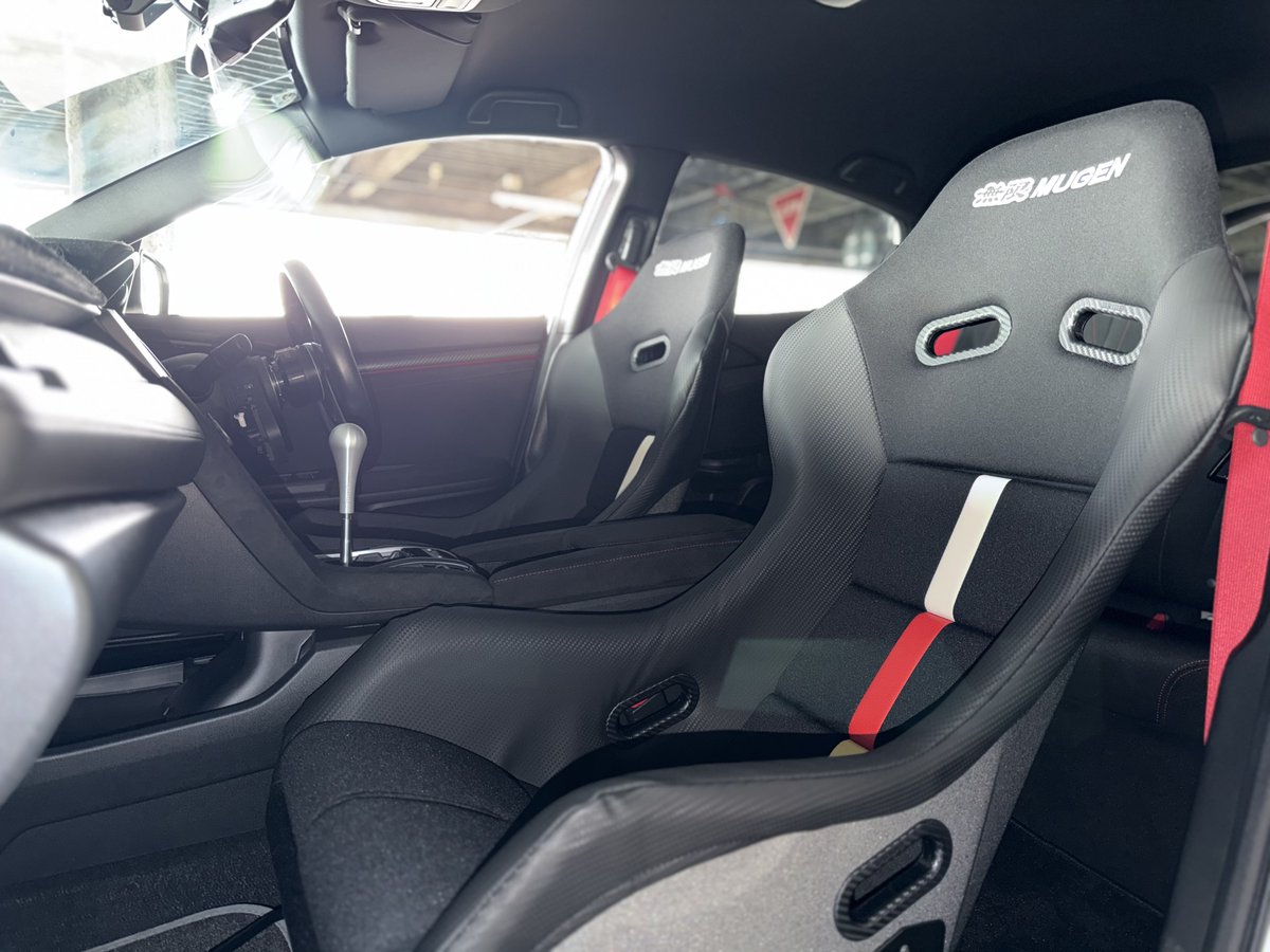 cr_fn2's tweet photo. New Style〜
内装第2弹

MUGEN MS-V Full Bucket Seat

元々BRIDEだったので、すんなり装着
確かに話題のBRIDEの裁縫には納得いかないし、MS-Rの方がとかも思いつつ無限ロゴなので滅ﾁｬｯｶｺｲｲしハイブリシフターとも相まって最高に良い https://t.co/Dip3hIIHVa