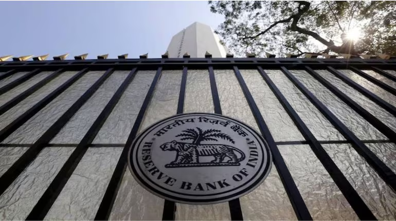 moneycontrolcom's tweet photo. #Business | June MPC preview: Factors that have changed since RBI's last policy review

- RBI may keep rates unchanged but a 25 bps hike is possible
- High Brent crude prices and rupee volatility pose inflation risks
- RBI may revise inflation and growth forecasts due to new risks

@archishmaaa with more details⏬
https://t.co/LwHfoYXuAS