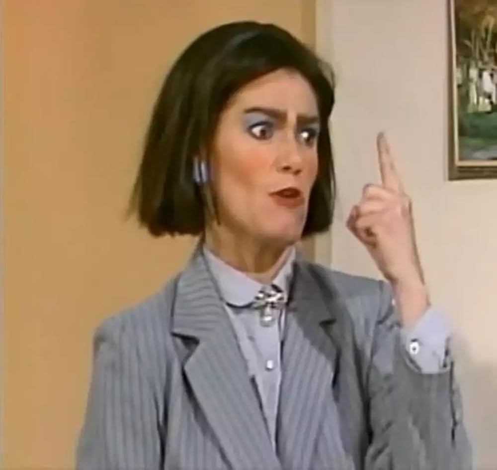 nandoaballay's tweet photo. @Lettus_Maglio Me rocordò a una actriz de un programa de los 90 en el 13.
De chincol a jote, la señorita Astrid... https://t.co/LHeVZEUjsd