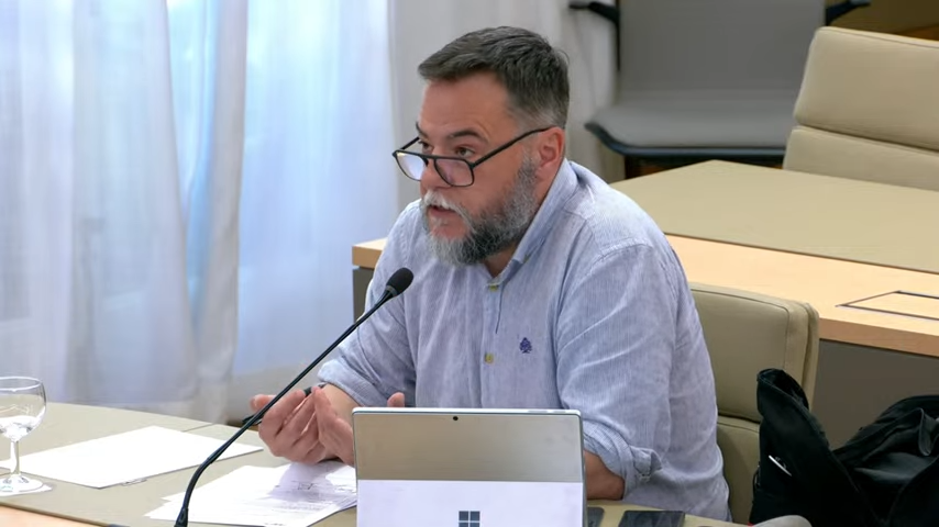 ParlamentIB's tweet photo. @psibpsoe @OmarLamin @ppbalears @mariadellucfm Imatges de la sessió de la Comissió d'Assumptes Institucionals i Generals, reunida avui matí al Parlament, durant la qual s'han debatut i votat dues proposicions no de llei. https://t.co/KqcwBksUH7