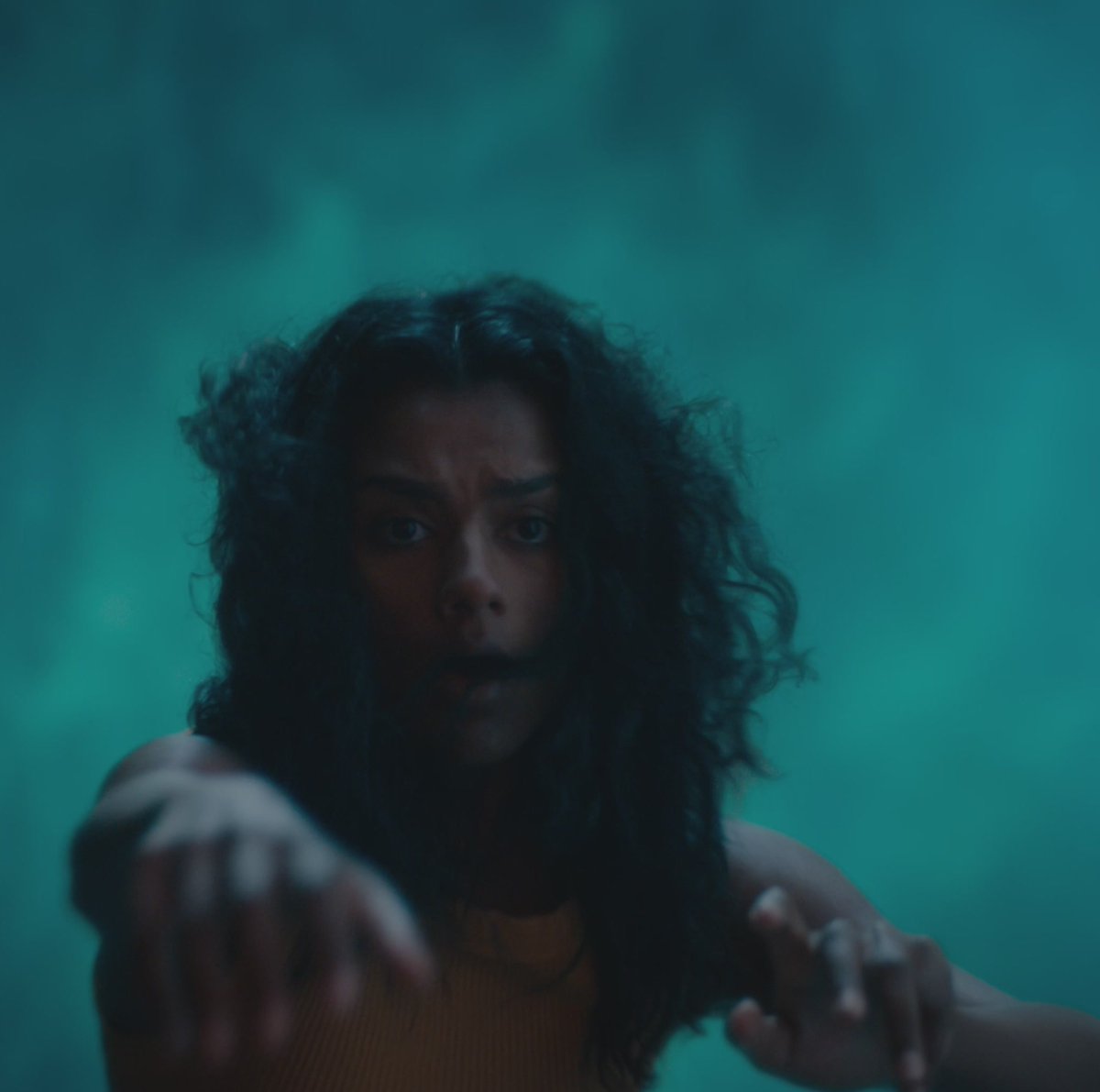simoneanetwork's tweet photo. “Simone did all her own underwater work (she is a literal mermaid), and a lot of her own wire work.”

— Jennifer E. Montgomery on Simone Ashley's stunt work in This Tempting Madness https://t.co/P1G4wrL69k