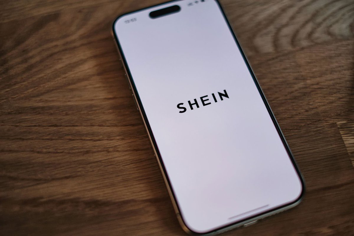 01net's tweet photo. Et de deux : la plateforme chinoise #Shein à nouveau condamnée par la Répression des fraudes. #DGCCRF   ➡️ https://t.co/N38ezBjXYZ https://t.co/AKqlc6NMWJ