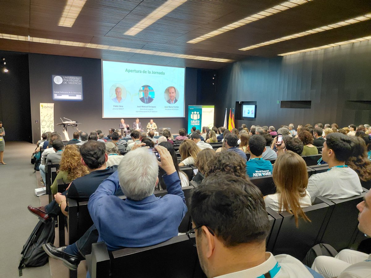 biovegen's tweet photo. El IBMCP escucha cómo ‘hablan’ las plantas y usa la IA para automatizar el riego y combatir plagas

🌱Así fue el evento del pasado jueves en el IBMCP. Muchas gracias a todos los ponentes y asistentes por su participación 🙌��

🔗Noticia completa: https://t.co/hNuto7jRVm https://t.co/BHnYUSuGtW
