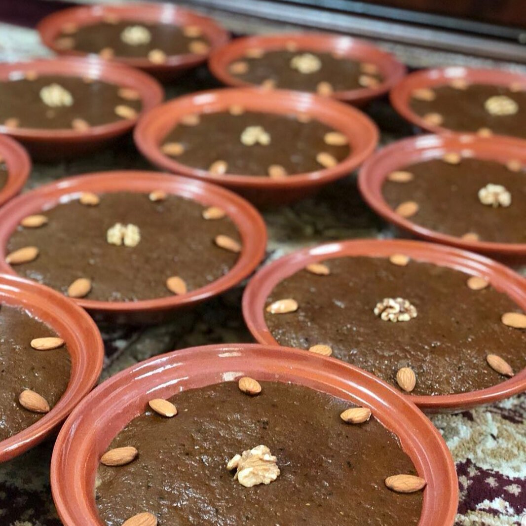 MUTARED's tweet photo. الى الترمب وجماعته في واشنطن:

الحلوى العمانية اقدم من دولتكم !!
عمان بلد سلام و خير لكنها ضاربه في التاريخ وواجهت كثير من القوى الغاشمه وخلفها أمم
فابعدوا اطماعكم وشركم عنها وعن الخليج .. https://t.co/KFfIsbMR1q