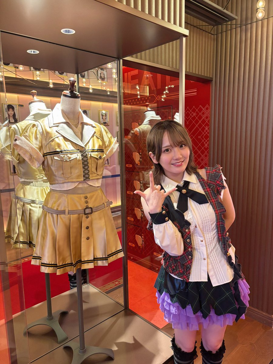 48manaka_16's tweet photo. 展示衣装見てくれたかな？👀 https://t.co/dkODXeXf37