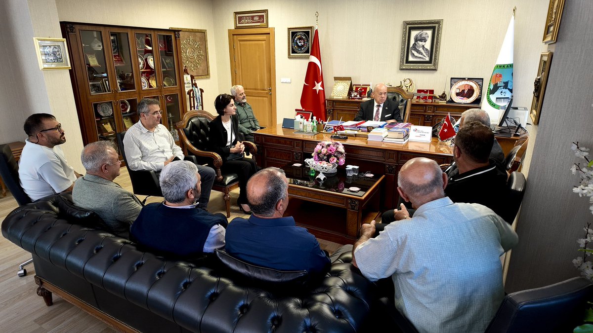 ankesob's tweet photo. Polatlı Şoförler ve Otomobilciler Esnaf Odamızın Başkanı ve yönetimi, Birlik Başkanımız Hüseyin Ar’a hayırlı olsun ziyaretinde bulundu. Nazik ziyaretleri için teşekkür ederiz. https://t.co/XwUH31RSzW