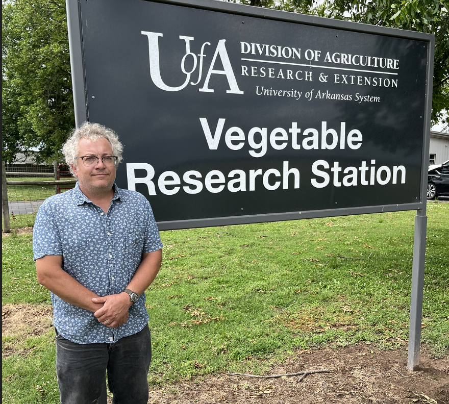 AginArk's tweet photo. “Go, go, go!” 
Larry Galligan — new director — brings a farming background and a degree in entomology to keep the @ArkAgResearch Vegetable Research Station rolling.
https://t.co/S5swxmMtYD https://t.co/jUbHqb8jpQ