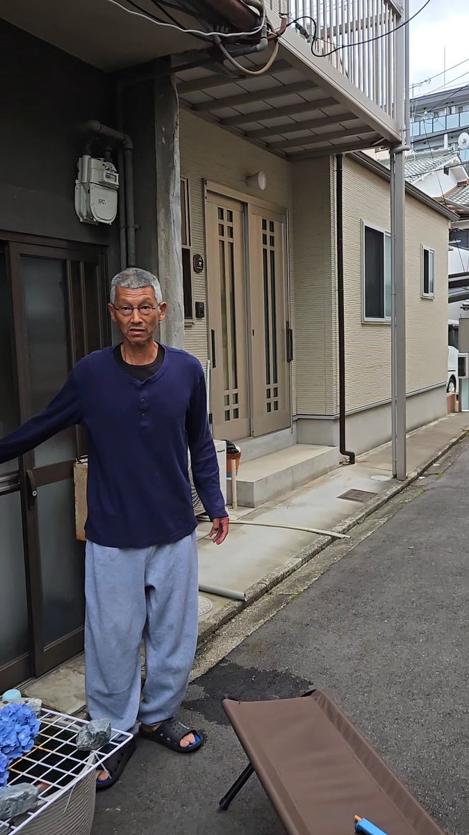 y_miyasaka's tweet photo. 今日も出てきました。
警察はなぜ捕まえないのですか？

今後もより出てくる可能性があります。普通にではなく、タイミングを合わせて出てくるのですよ。しかも何度も。

これが脅迫でなければ何ですか？

＃脅迫罪
＃ストー���ー
＃ガスライティング
＃偶然を装った嫌がらせ
＃タイミングを合わせた嫌がらせ