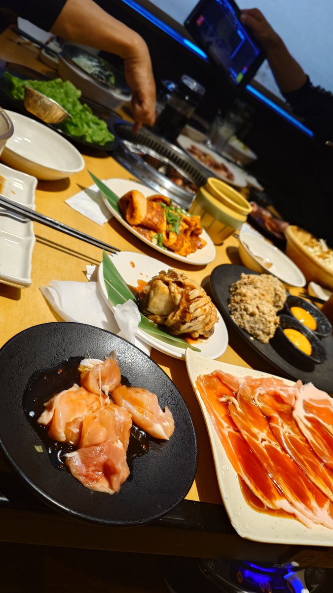 sio963's tweet photo. 転職祝いで焼肉 https://t.co/crTraFbydo