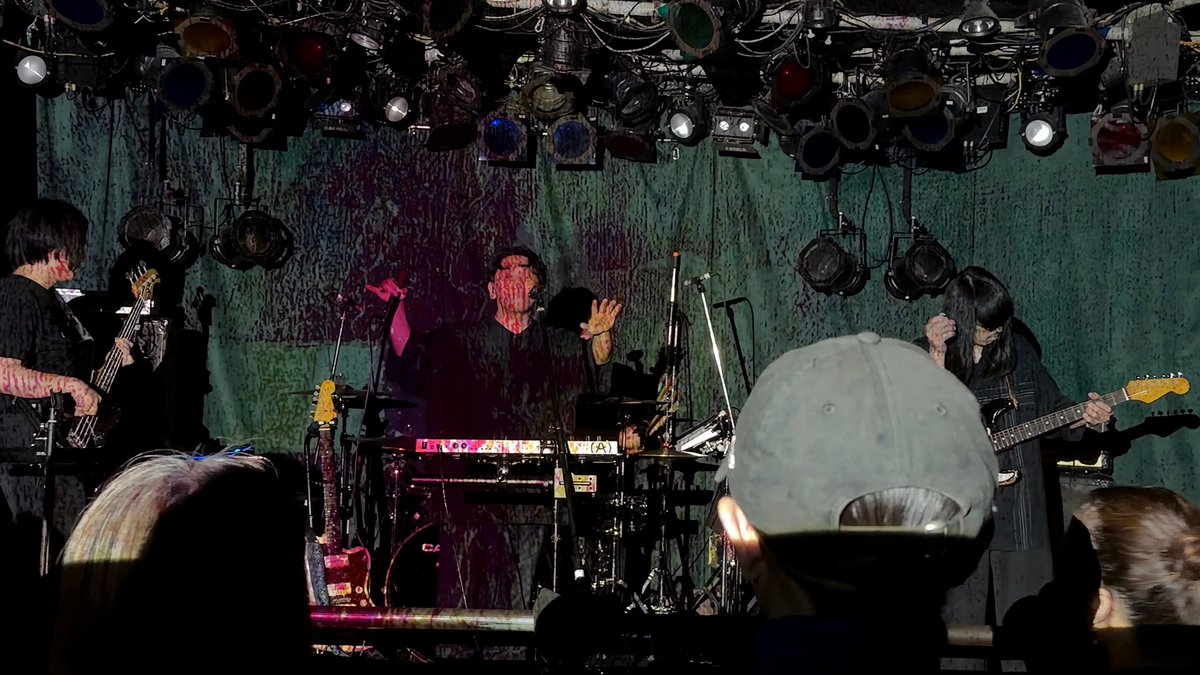 Gulalala93's tweet photo. 2026年6月2日(火)_池袋手刀
◉SΛKΛNΛ “defrost Vol.1” 

sheeplore

うわーーーーやばい、これも完全にやばいヤツだわｸﾞﾋﾞｸﾞﾋﾞ…この日の手刀は酒が進むなぁと。
この素敵VJはKRISHNVのVJさんと一緒？と思ったらそうでした。(メンバーも結構一緒なのね)
音楽に没入させてくれて最高。 https://t.co/fVTQfDnvF2