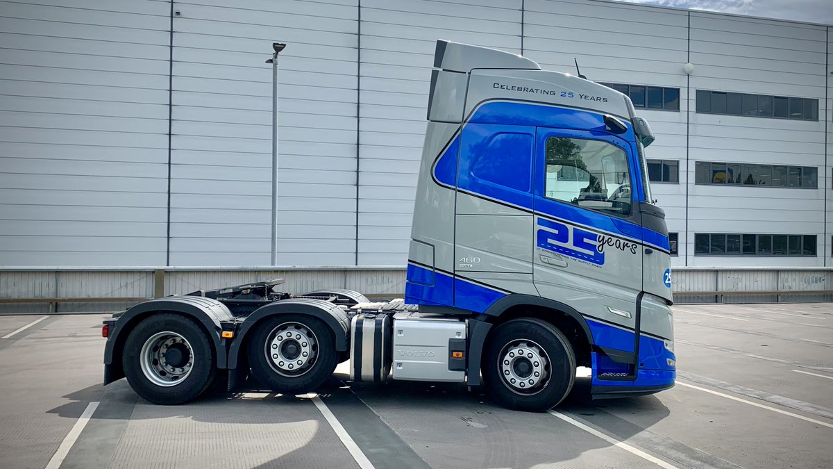 ArmstrongGroup_'s tweet photo. We’re still celebrating 25 years of Armstrong Logistics, with one of our latest trucks receiving new, specially designed livery.

Check out Fleet 25 sporting its birthday suit 👀

#TeamArmstrong #Armstrong25 https://t.co/jE61bNtjrk