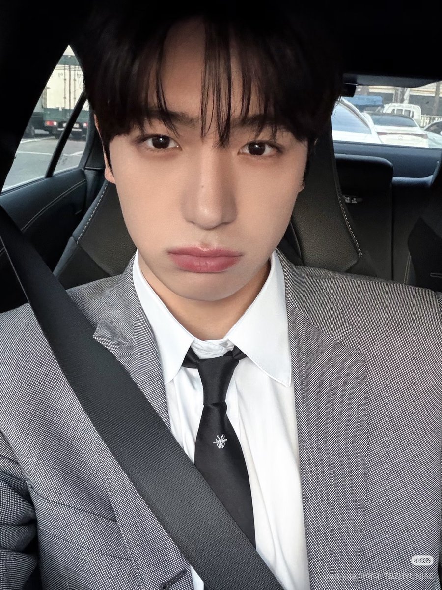 NOS_HJ913 tweet picture