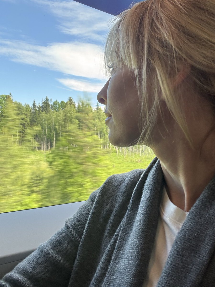 TheRussiaBlog's tweet photo. En route to SPB (not for the forum, it’s a coincidence my trip is the same time.) Hi from the Sapsan train. Got a text saying mobile internet is restricted.

This summer, would like to visit a couple country towns (may surprise you with my redneck skills;) Vibrant green in pics is no filter! 

TTYL)
