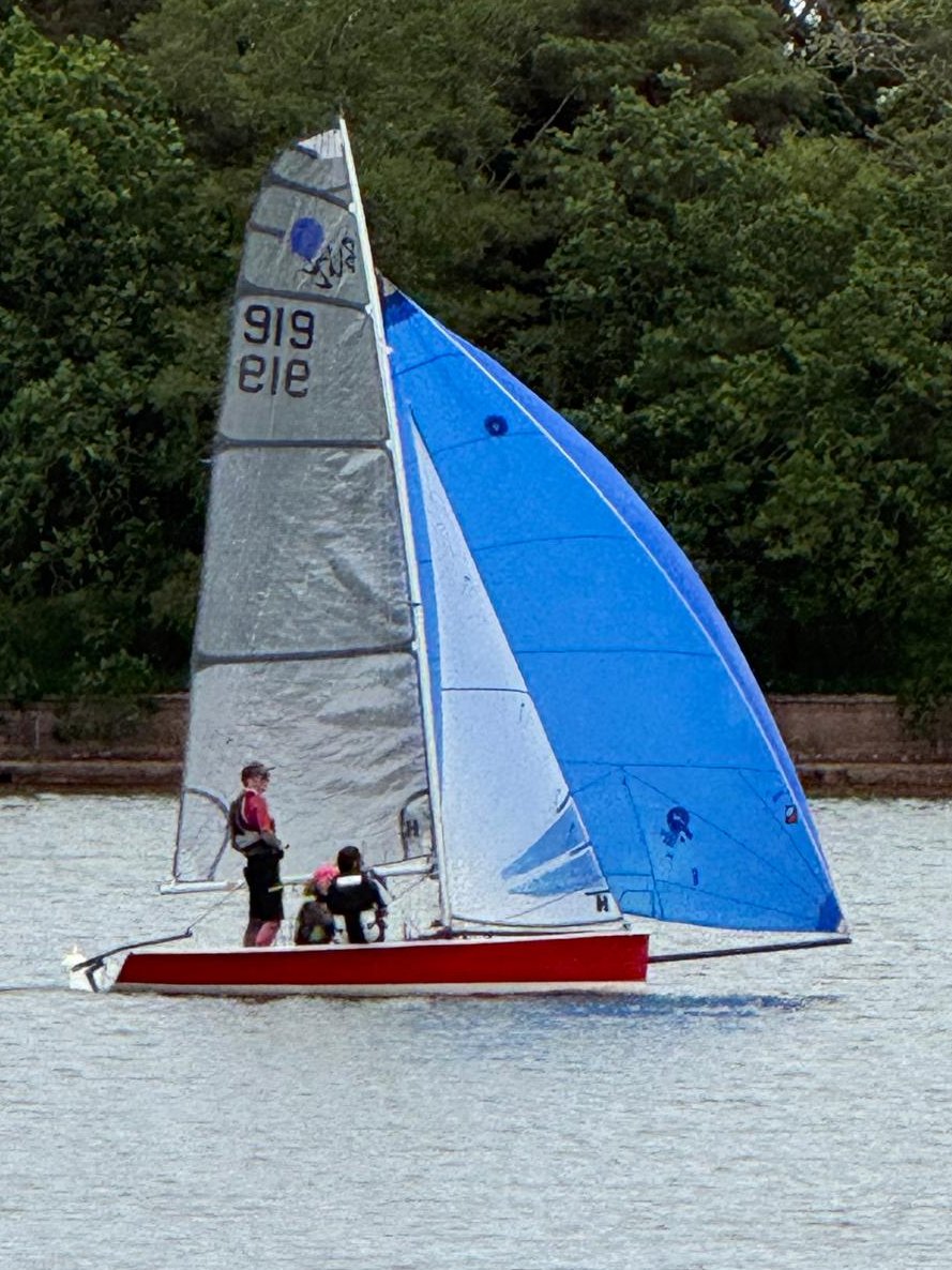 bgsailing's tweet photo. Competitive action from the @ArdenEstates Summer Series last Sunday. 

Photos courtesy of Ollie Hartland and Matt Stone.

#westmidlandssailing #barntgreen #sailinguk #dinghyracinguk #sailingclub https://t.co/uqe7zr7dGw